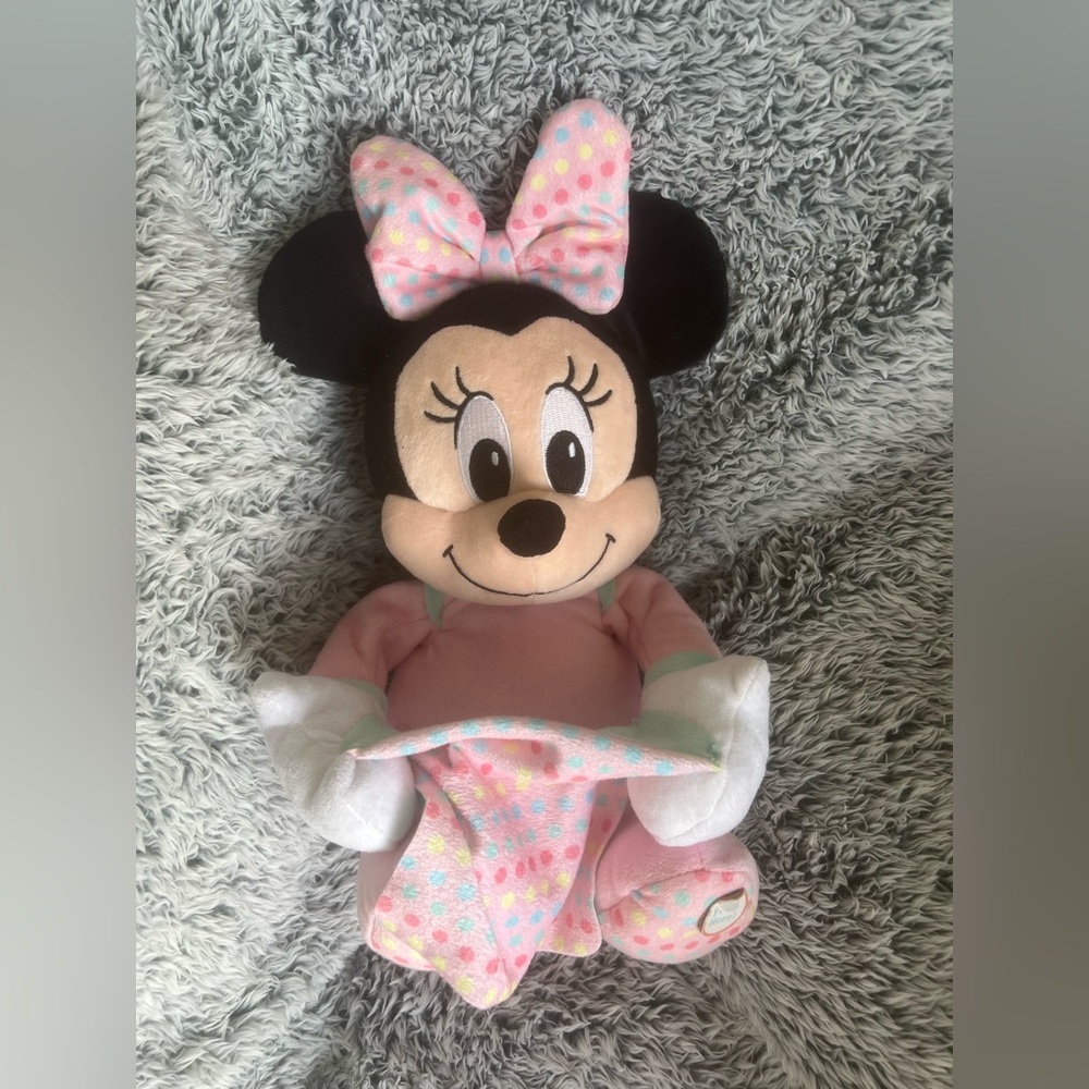 Peekaboo Minnie